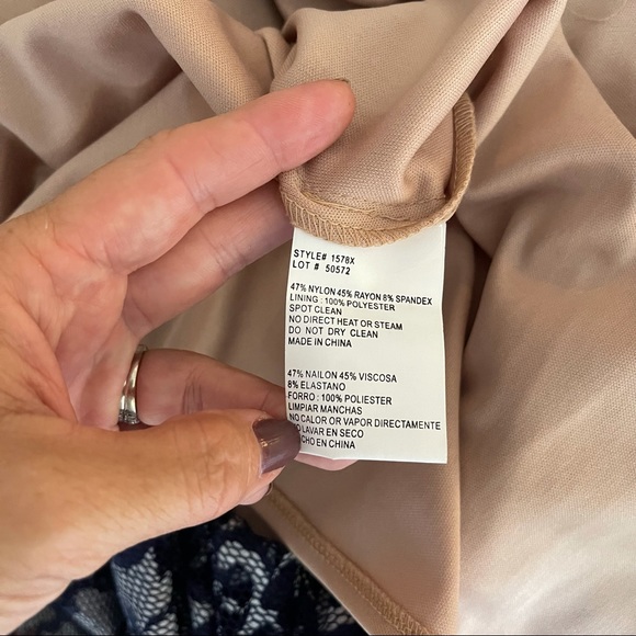 XSCAPE Long Sleeve Lace Off Shoulder Gown size 4 - Picture 13 of 13